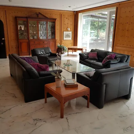 700m2 *