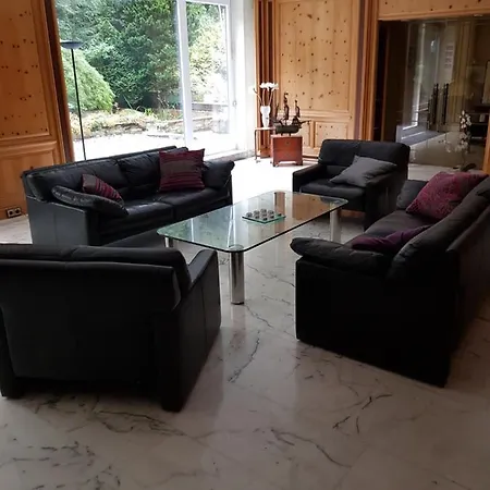 700m2 *