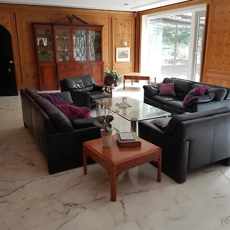 700m2 *